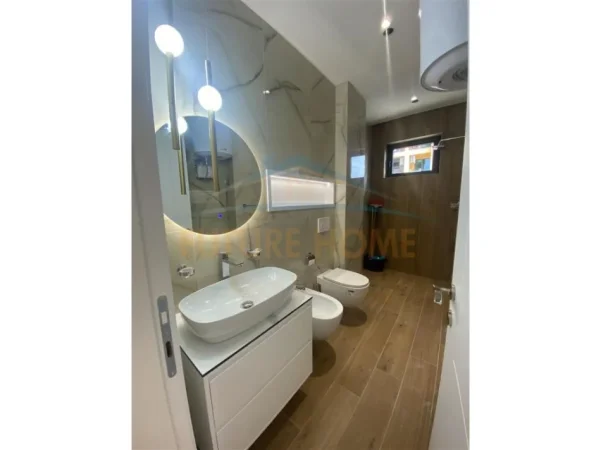 Tirane, jepet me qera apartament Kati 3, 86 m² 550 €