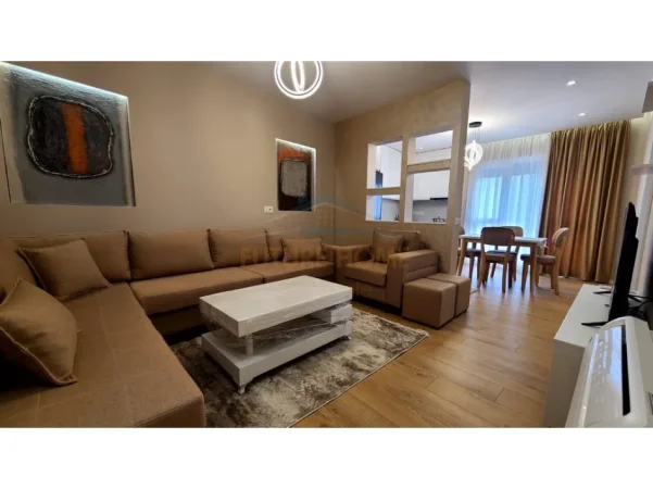 Tirane, jepet me qera apartament Kati 4, 98 m² 1.000 €