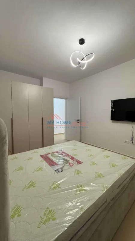 Tirane, jepet me qera apartament 2+1+Ballkon Kati 7, 100 m² 700 € (Rruga Ndre Mjeda, Kompleksi Star)