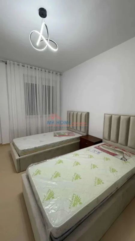 Tirane, jepet me qera apartament 2+1+Ballkon Kati 7, 100 m² 700 € (Rruga Ndre Mjeda, Kompleksi Star)