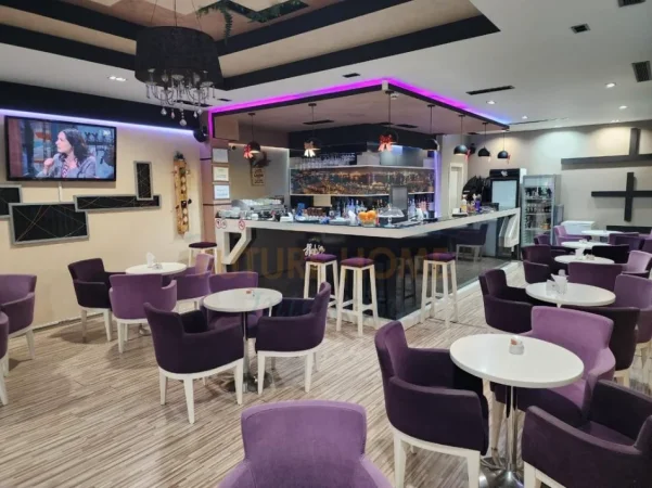 Tirane, jepet me qera bar-kafe Kati 0, 93 m² 1.500 € (Kopshti Botanik, Tiranë.)