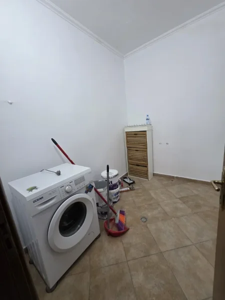 Tirane, shitet apartament 2+1+Ballkon Kati 5, 116 m² 197.000 € (Astir, prane Bar Oslo)