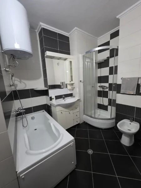 Tirane, shitet apartament 2+1+Ballkon Kati 5, 116 m² 197.000 € (Astir, prane Bar Oslo)