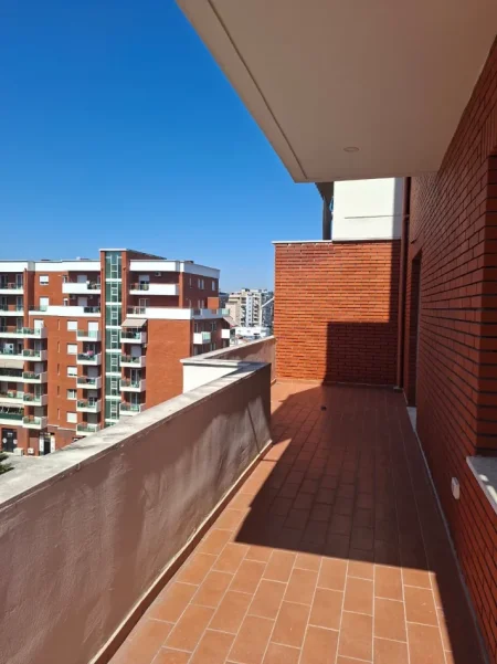 🏠 Me Qera Zyrë 69m² & 1 Post Parkimi (📍Astir / Green City )🔥Super mundësi || Gati për biznesin tuaj ✨️50,000 Lekë / Muaj 💶