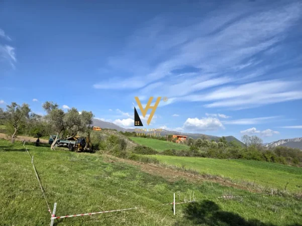 Tirane, shitet toke , 400 m² 38.000 € (MULLET)