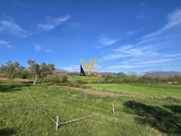 Tirane, shitet toke , 400 m² 38.000 € (MULLET)