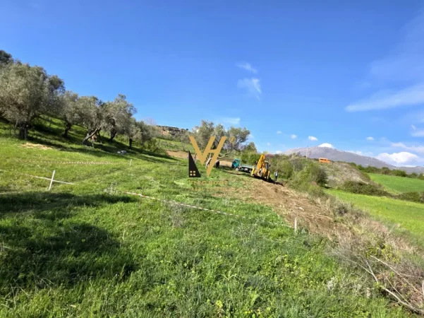 Tirane, shitet toke , 400 m² 38.000 € (MULLET)