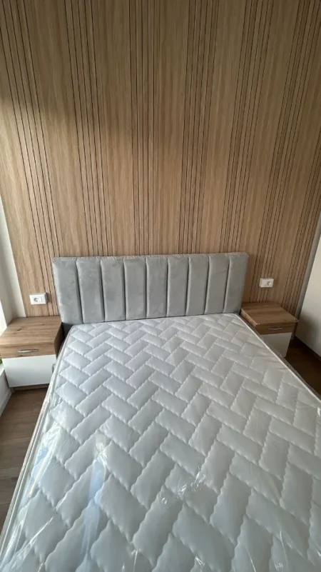 Tirane, jepet me qera apartament 1+1+Ballkon Kati 2, 55 m² 400 € (Rezidenca OxA /Rr.Dalip Topi)