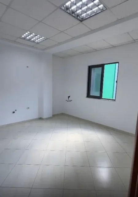 Tirane, jepet me qera zyre Kati 2, 132 m² 1.500 € (LAPRAKE)