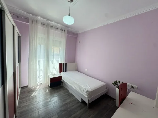 Tirane, shitet apartament 2+1+Ballkon Kati 6, 93 m² 258.000 € (Kopshti Zoologjik)