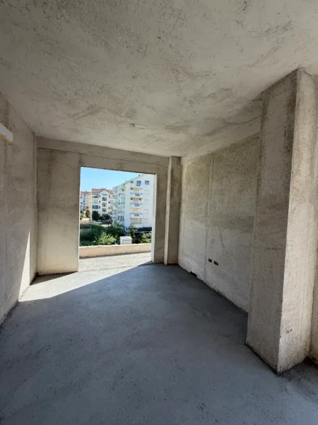 Durres, shitet apartament 1+1+Ballkon Kati 2, 73 m² 72.400 € (Golem)