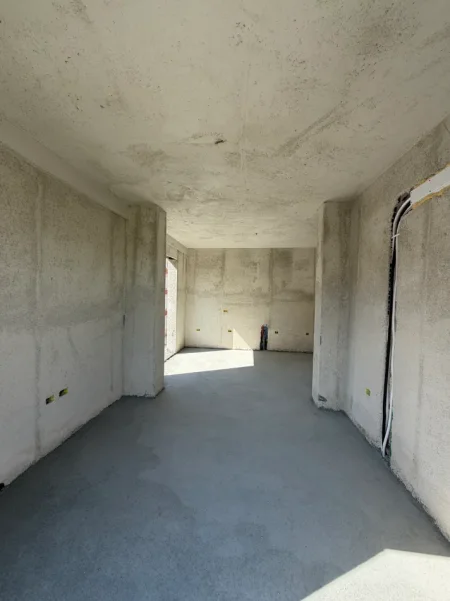 Durres, shitet apartament 1+1+Ballkon Kati 2, 73 m² 72.400 € (Golem)
