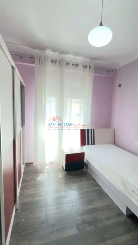 Tirane, shitet apartament 2+1+Ballkon Kati 6, 93 m² 258.000 € (Rruga Bilal Sina)
