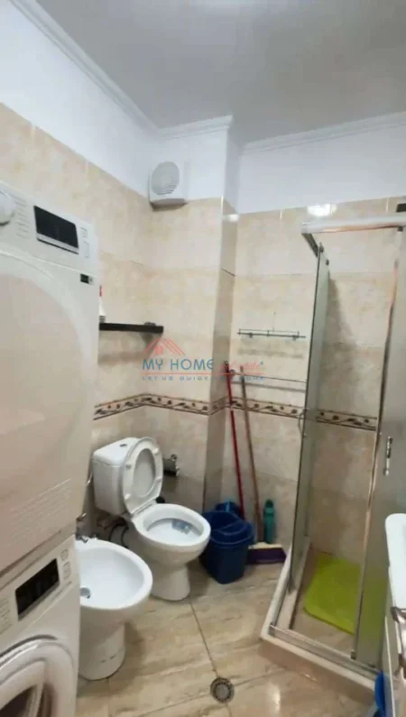 Tirane, shitet apartament 2+1+Ballkon Kati 6, 93 m² 258.000 € (Rruga Bilal Sina)