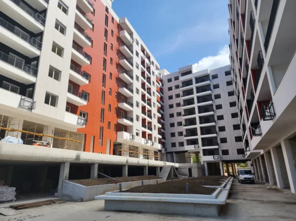 Tirane, shitet apartament 2+1+Ballkon Kati 4, 105 m² 