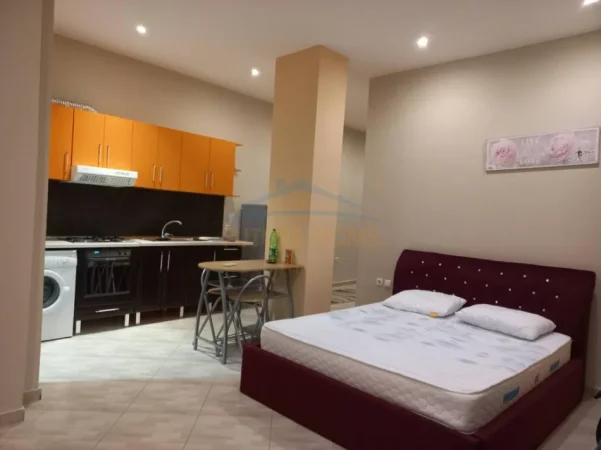 Tirane, jepet me qera apartament 1+1+Ballkon Kati 0, 36 m² 350 € (Kodra e diellit)