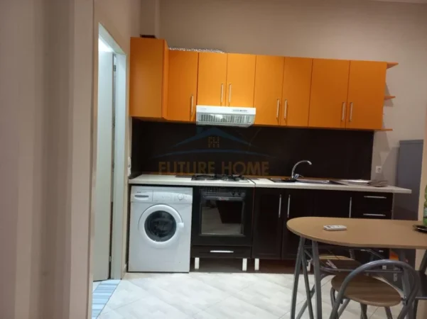 Tirane, jepet me qera apartament 1+1+Ballkon Kati 0, 36 m² 350 € (Kodra e diellit)