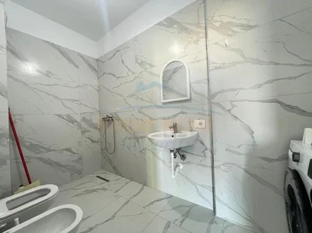Tirane, shitet apartament 2+1 Kati 4, 99 m² 175.000 € 
