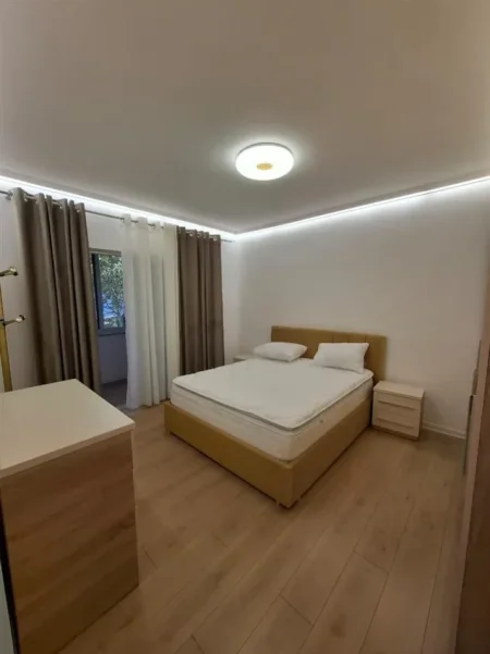 Tirane, jepet me qera apartament 1+1 Kati 3, 59 m² 549 € (Ngjitur me Dispancerine)