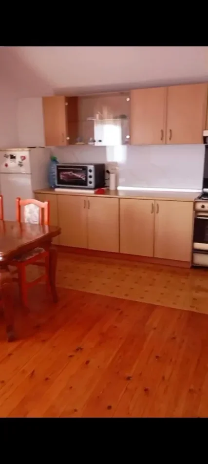 Tirane, jepet me qera Vile 2+1 Kati 4, 70 m² 45.000 lek (Kodra priftit rr Tonin Harapi)