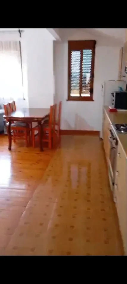 Tirane, jepet me qera Vile 2+1 Kati 4, 70 m² 45.000 lek (Kodra priftit rr Tonin Harapi)