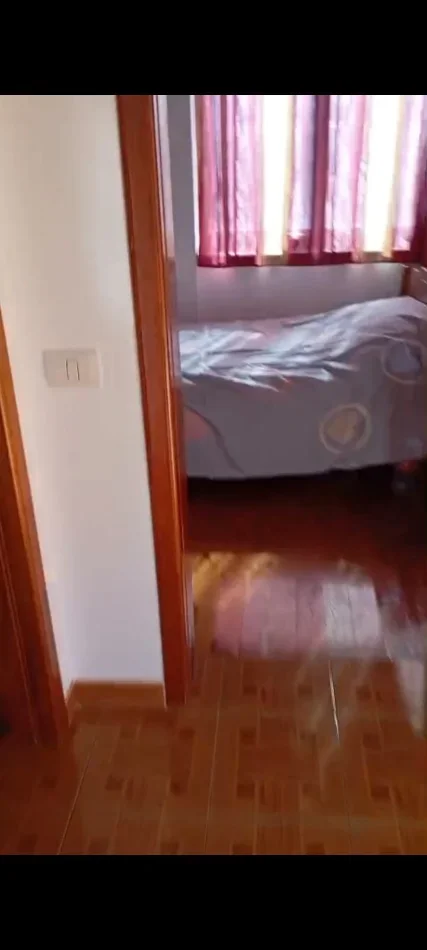 Tirane, jepet me qera Vile 2+1 Kati 4, 70 m² 45.000 lek (Kodra priftit rr Tonin Harapi)
