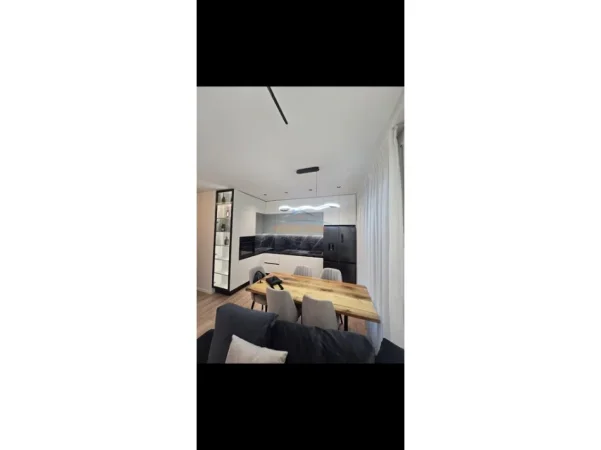 Tirane, shitet apartament 2+1 Kati 4, 103 m² 250.000 € (Porcelan)