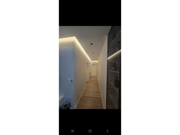 Tirane, shitet apartament 2+1 Kati 4, 103 m² 250.000 € (Porcelan)