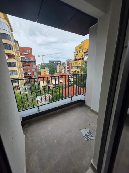 Tirane, jepet me qera ambjent biznesi Kati 4, 66 m² 500 € 