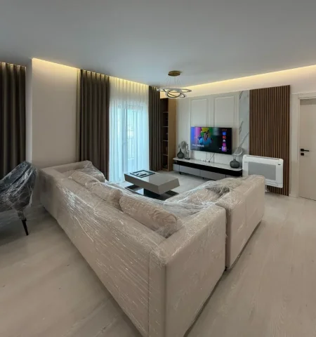 Tirane, jepet me qera apartament 1+1 Kati 5, 70 m² 700 € (Rruga Odhise Paskali)