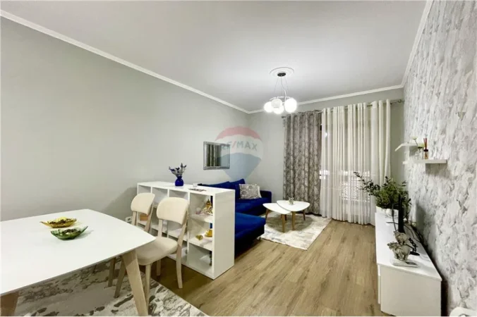 Tirane, jepet me qera apartament 1+1+Ballkon Kati 5, 73 m² 840 € (Kompleksi Delijorgji)