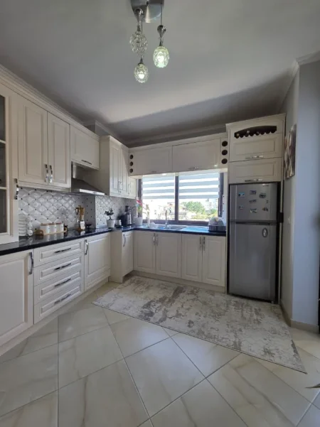 Tirane, shitet apartament 2+1+Ballkon Kati 3, 96 m² 160.000 € (Astir)