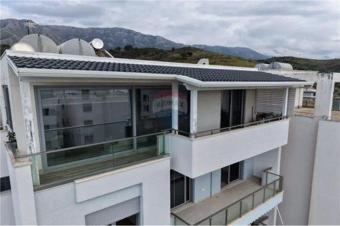 Radhime - Orikum, shitet apartament 2+1 Kati 4, 109 m² 330.000 € (Radhime, Vlore)