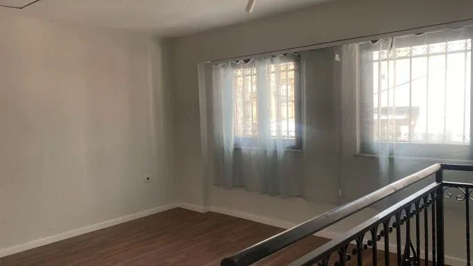 Tirane, jepet me qera ambjent biznesi Kati 0, 32 m² 550 € (rruga e durresit)
