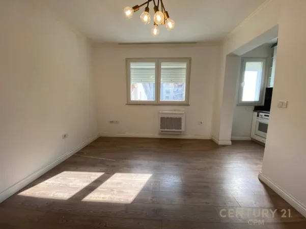 Tirane, jepet me qera ambjent biznesi Kati 3, 100 m² 800 € (Mine Peza)
