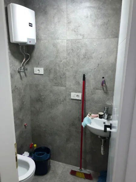 Tirane, jepet me qera ambjent biznesi Kati 0, 20 m² 350 € (Don Bosko)