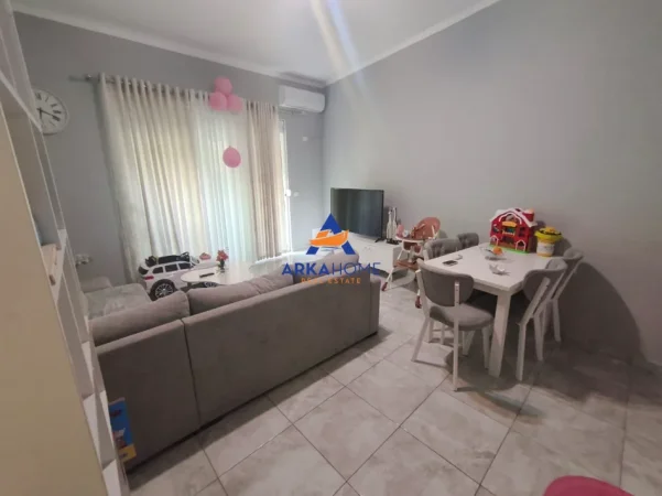 Tirane, shitet apartament 2+1+Ballkon Kati 3, 83 m² 128.000 € 