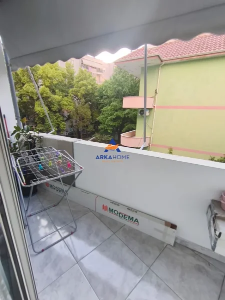 Tirane, shitet apartament 2+1+Ballkon Kati 3, 83 m² 128.000 € 