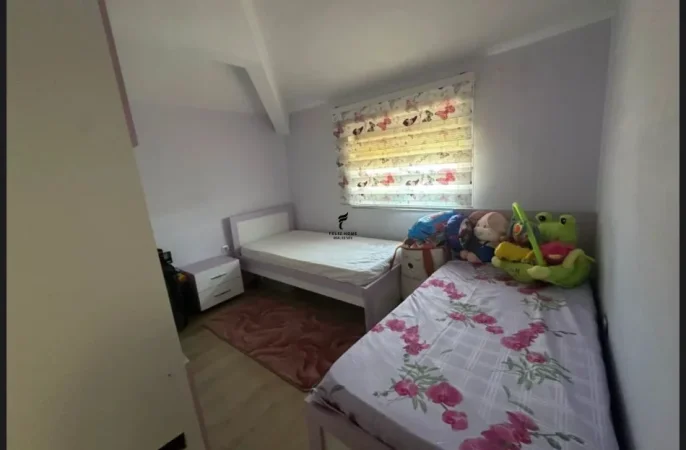 Tirane, jepet me qera apartament 2+1 Kati 3, 120 m² 750 € (XHAMLLIKU)