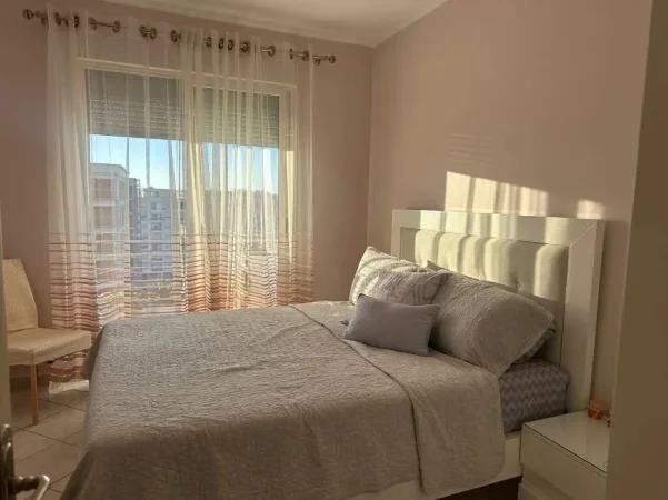Tirane, jepet me qera apartament 1+1+Ballkon Kati 8, 64 m² 450 € (ASTIR)