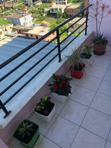 Tirane, jepet me qera apartament 1+1+Ballkon Kati 8, 64 m² 450 € (ASTIR)