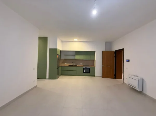 Tirane, jepet me qera zyre Kati 3, 87 m² 700 € (Delijorgji)