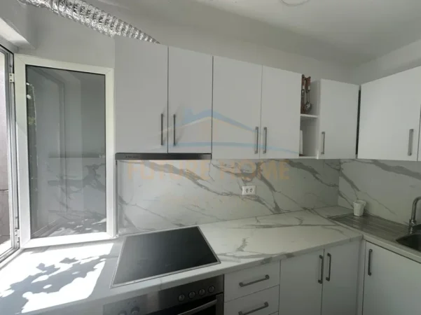 Tirane, jepet me qera apartament 2+1+Ballkon Kati 4, 72 m² 500 € (Rruga e Dibrës, Tiranë)