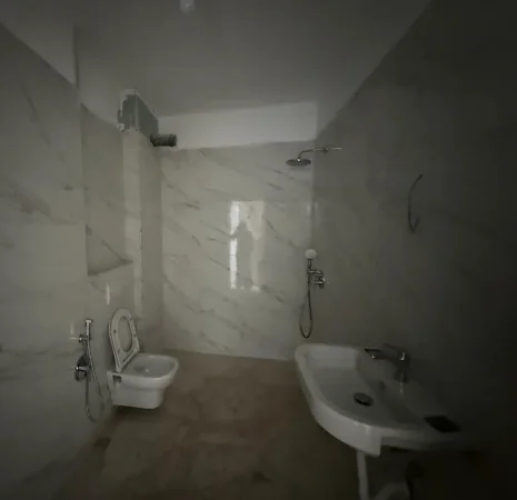 Tirane, shitet apartament 1+1+Ballkon Kati 3, 77 m² 205.371 € (Pazari i Ri)
