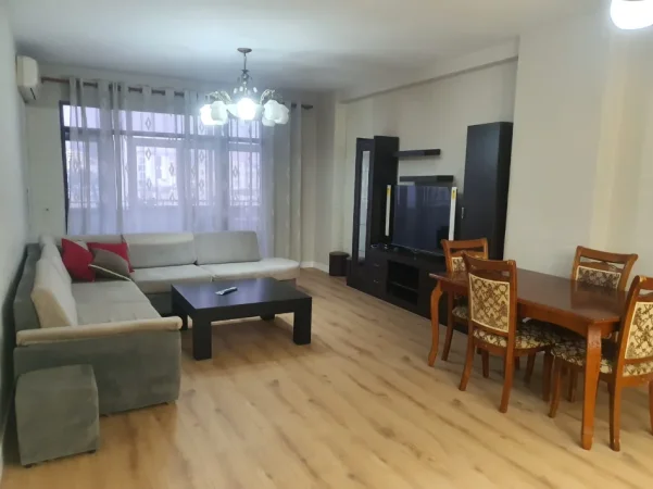 Tirane, jepet me qera apartament 2+1 Kati 7, 130 m² 850 € (21 DHJETORI)