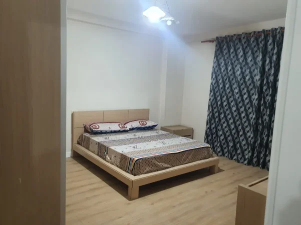 Tirane, jepet me qera apartament 2+1 Kati 7, 130 m² 850 € (21 DHJETORI)