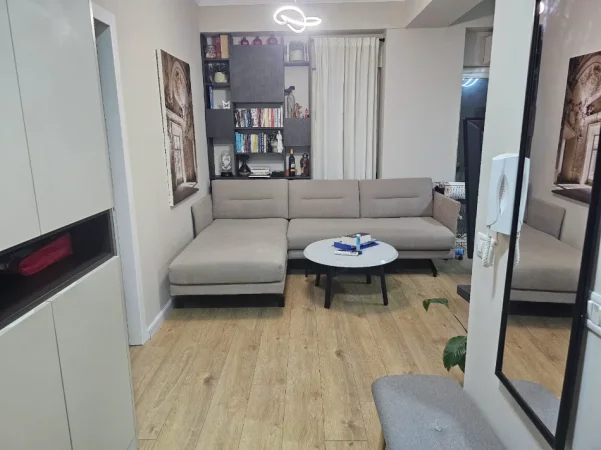Tirane, shitet apartament 1+1+Aneks+Ballkon Kati 7, 55 m² 120.000 € (profarma)