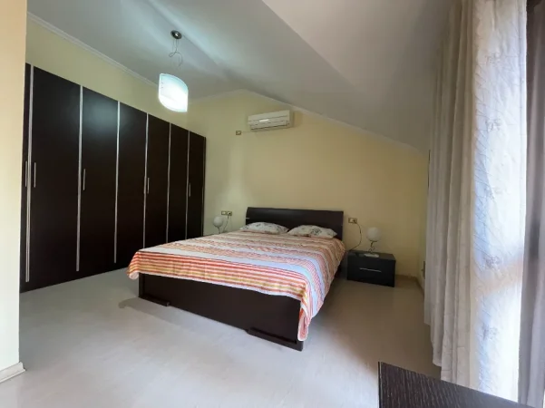 Tirane, jepet me qera apartament 3+1+Aneks+Ballkon Kati 2, 130 m² 850 € (Komuna e Parisit)