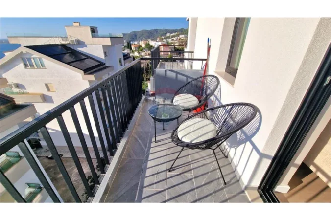 Vlore - Lungomare, shitet apartament 3+1+Ballkon Kati 3, 155 m² 430.000 € (Rruga Dhimitër Konomi, Vlore)