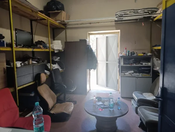 Tirane, jepet me qera ambjent biznesi Kati 1, 120 m² 2.000 € (Zogu I Zi)
